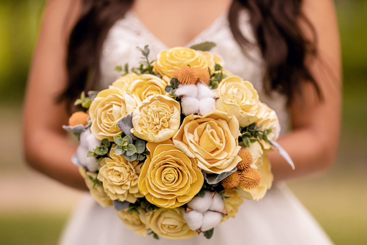 Yellows \u0026 Oranges Sola Flower Wedding Bouquet Ideas – Pine and Petal  Weddings, image size:1200x800