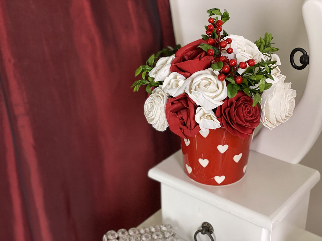 Red rose and white rose flower arrangement gift to send to girlfriend for valentines day or anniversary